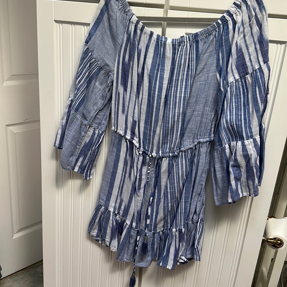 Blue summer top mid sleeves